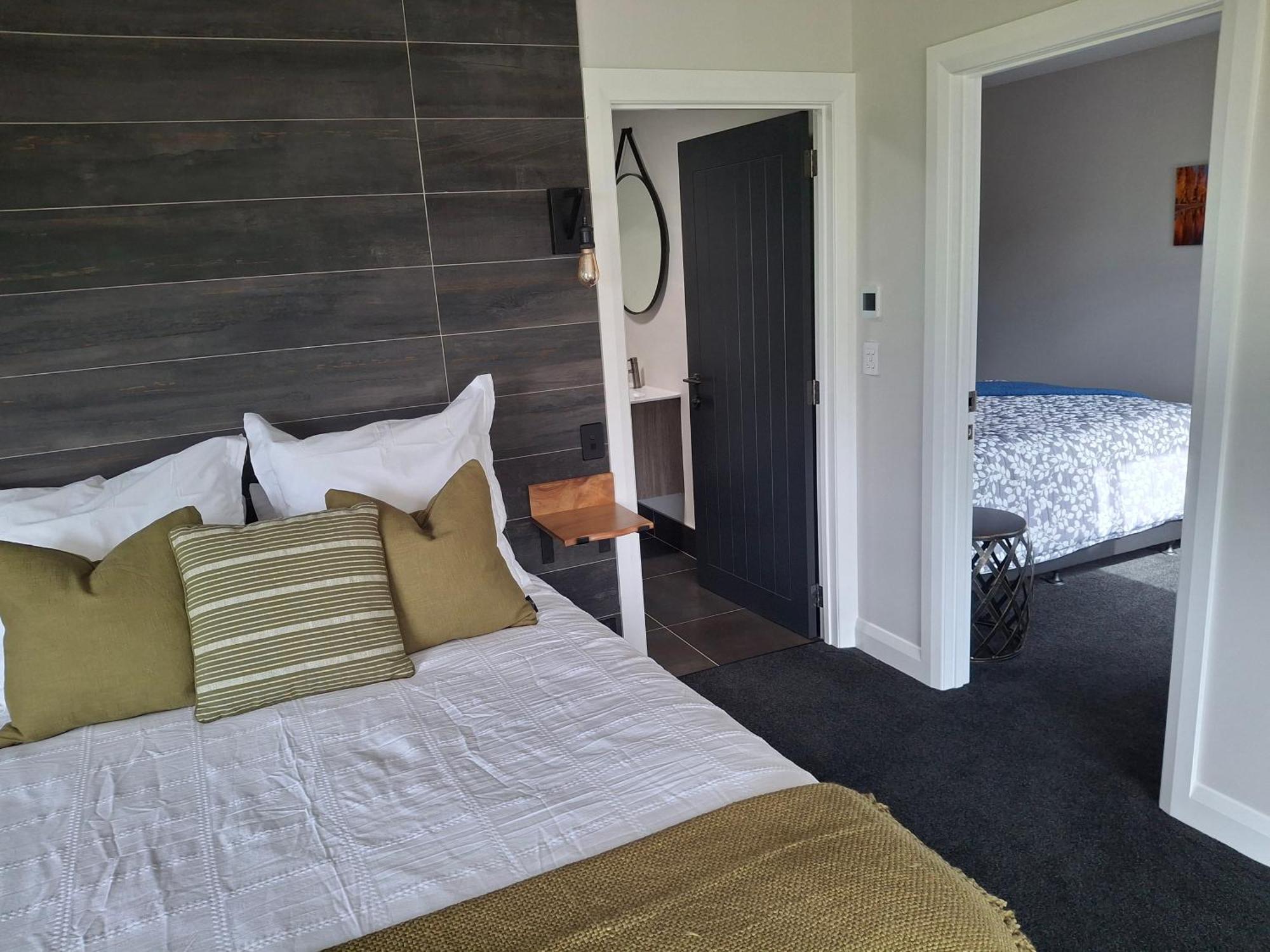 Broadwater Farm Accommodation Miranda Esterno foto